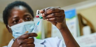 আফ্রিকার ১২টি দেশে বিশ্বের প্রথম ম্যালেরিয়ার ভ্যাকসিন চালু